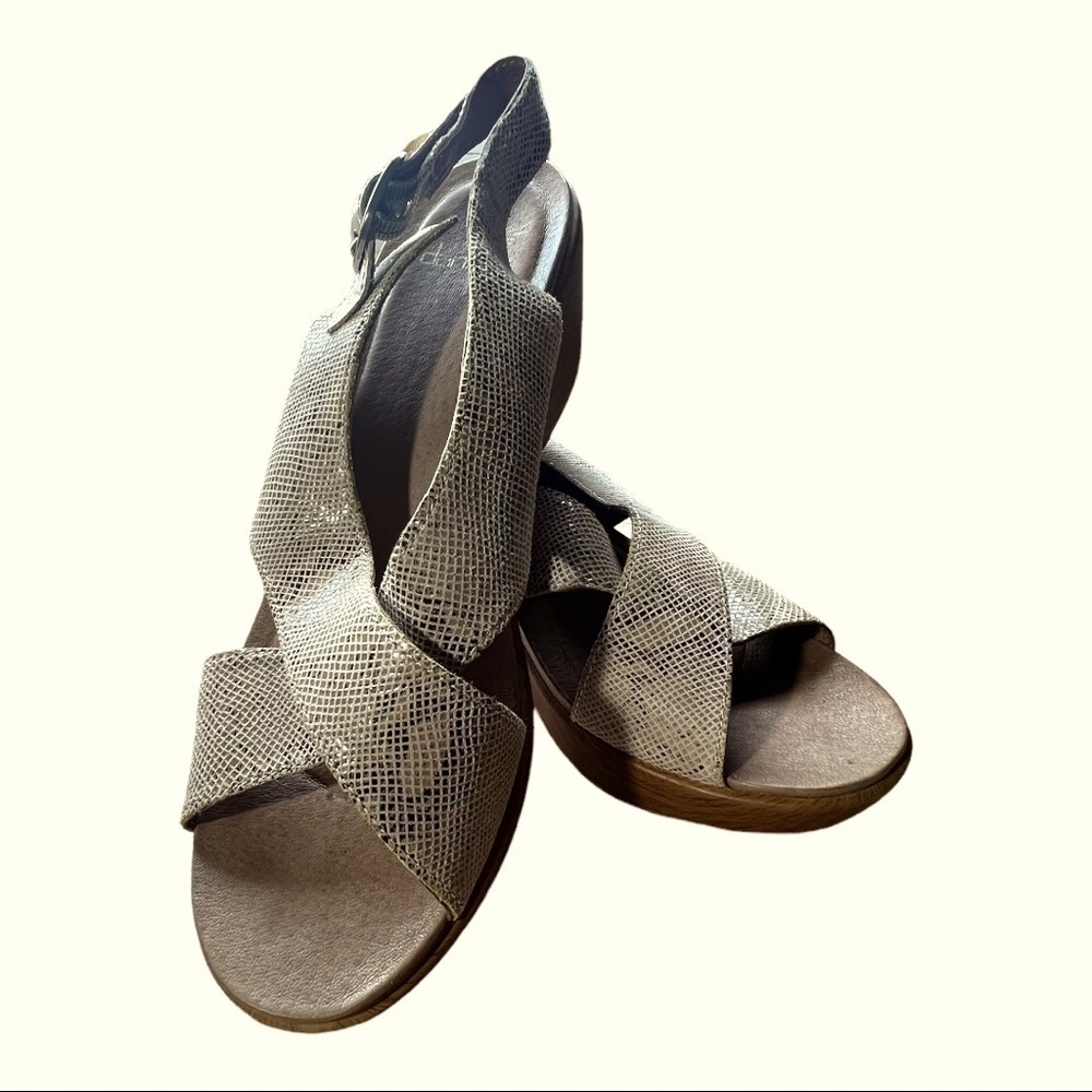 Dansko Jacinda Snakeskin Leather Sandals Size 40